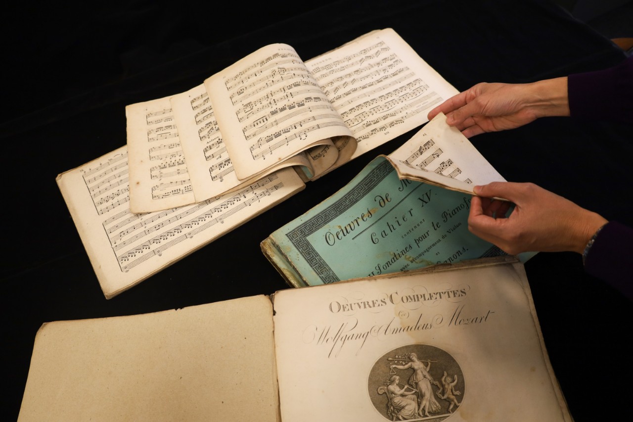 Examples from 'Oeuvres complettes de Wolfgang Amadeus Mozart', 17 volumes (Leipzig:  Breitkopf & Härtel, 1798–1806 – Charteris 051-067)