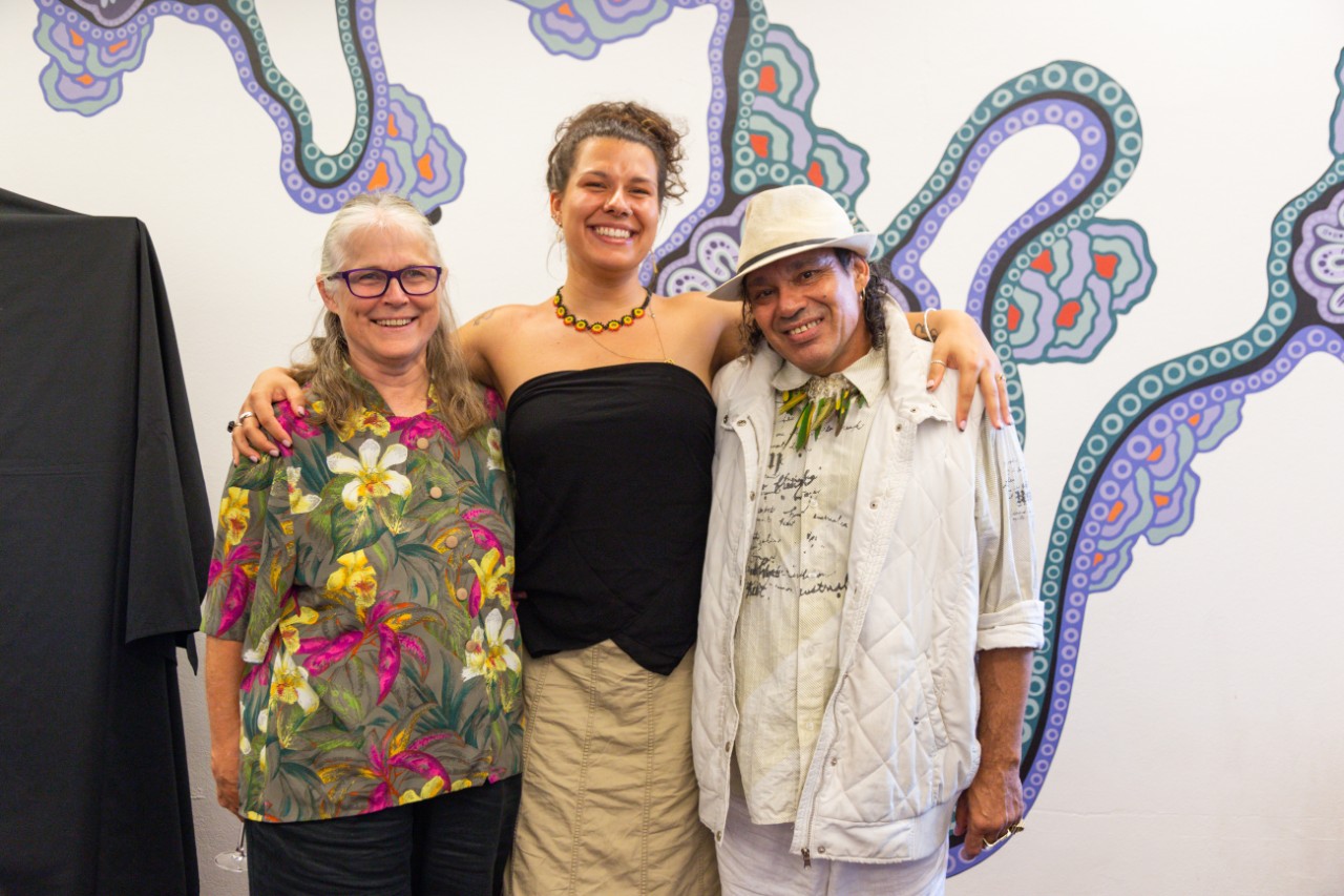 Artist Jessie Waratah with her parents