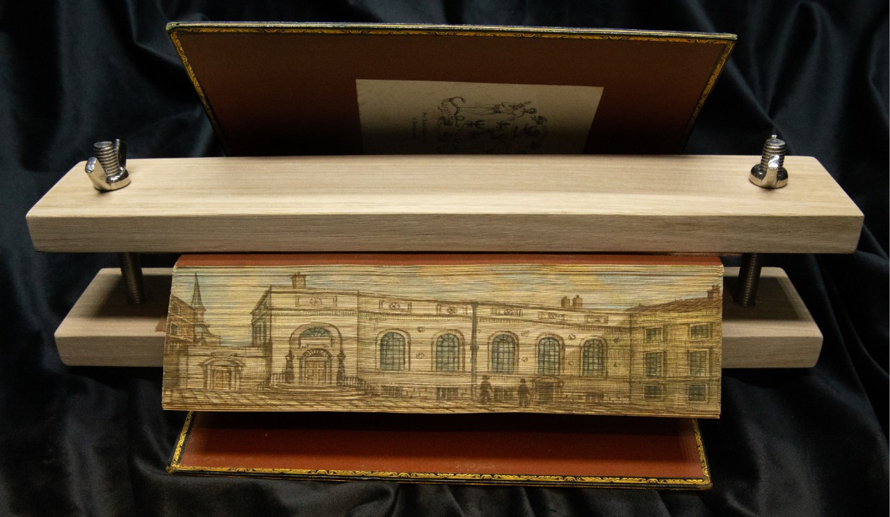Fore-edge painting: Hudibras vol. 1 - Call number: RB 4719.69